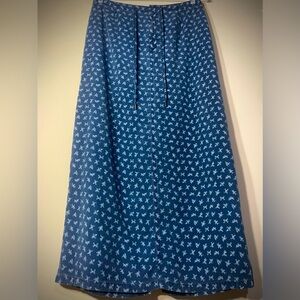 Liz Claiborne skirt. Earth friendly fabric, Lyocelle. Like cotton or silk.